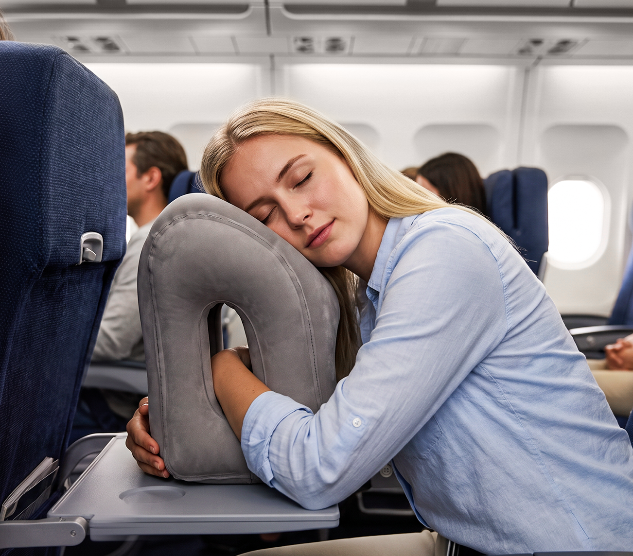 Inflatable travel pillow